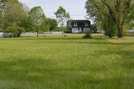 Vacant Lot in Algonac, MI